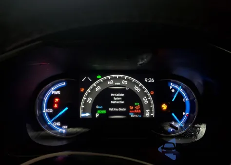 2020 Toyota Rav4 Limited z USA, uszkodzony, nr VIN 2T3DWRFV5LW063635